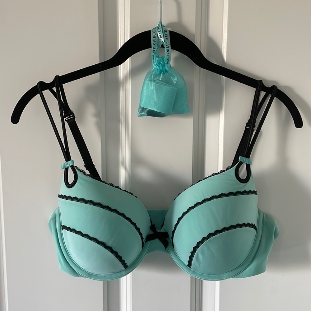 Victoria’s Secret Bra - Convertible to halter & low back